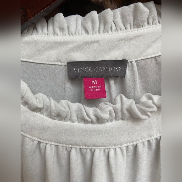 💕5 for $25 💕Vince Camuto Blouse - Picture 3 of 3